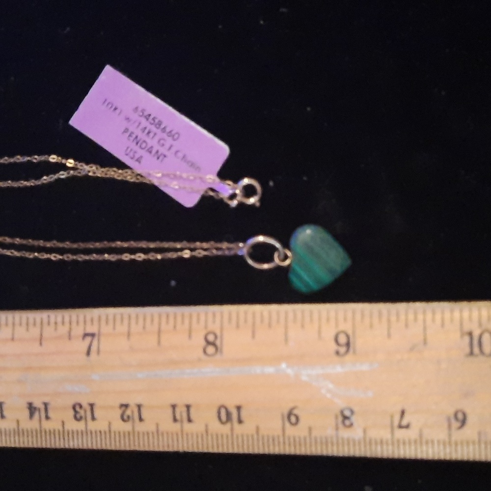 14kgf NWT Chain And Lovely Preowned Malachite Gemstone Heart Pendant - Picture 2 of 7
